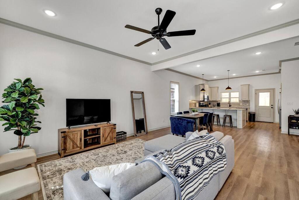 Alamo Luxury Living Up To 11 Βίλα Tyler Εξωτερικό φωτογραφία
