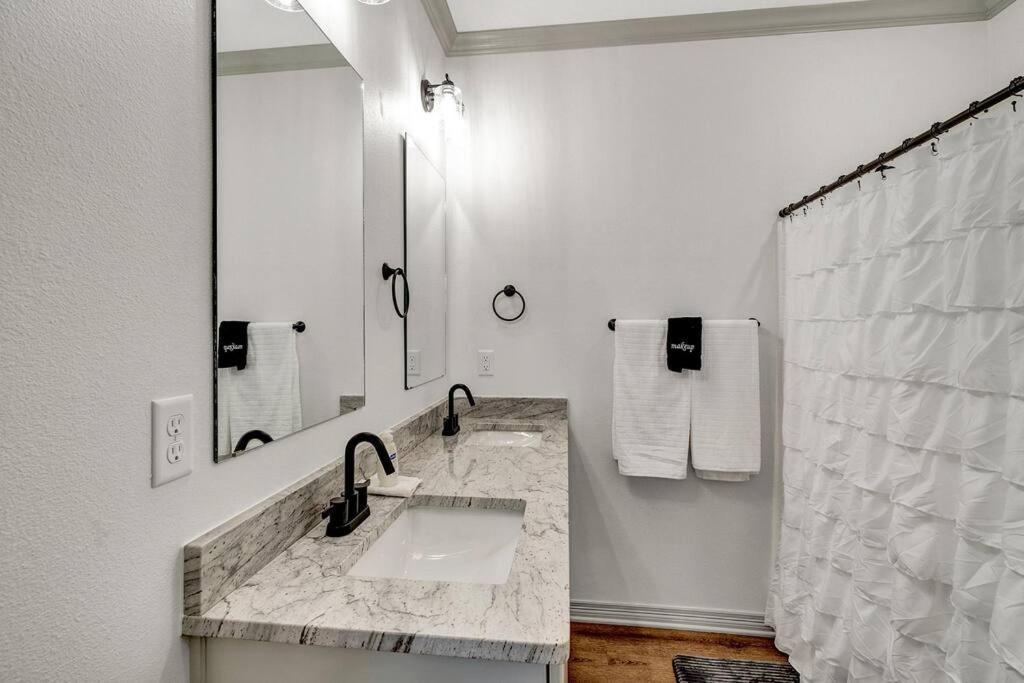 Alamo Luxury Living Up To 11 Βίλα Tyler Εξωτερικό φωτογραφία
